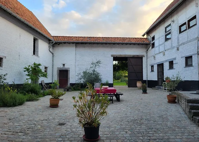 Charming And Cosy Art Deco House In Old Historic Farm With Private Natural Pool And Gardens With Hiking And Cycling Trails Nearby